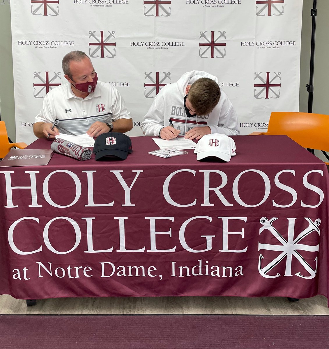 mikey_chase02's tweet photo. It’s official, I’m a Saint!
@HOCROSAINTS @HolyCrossND https://t.co/yIKfgw2Io9