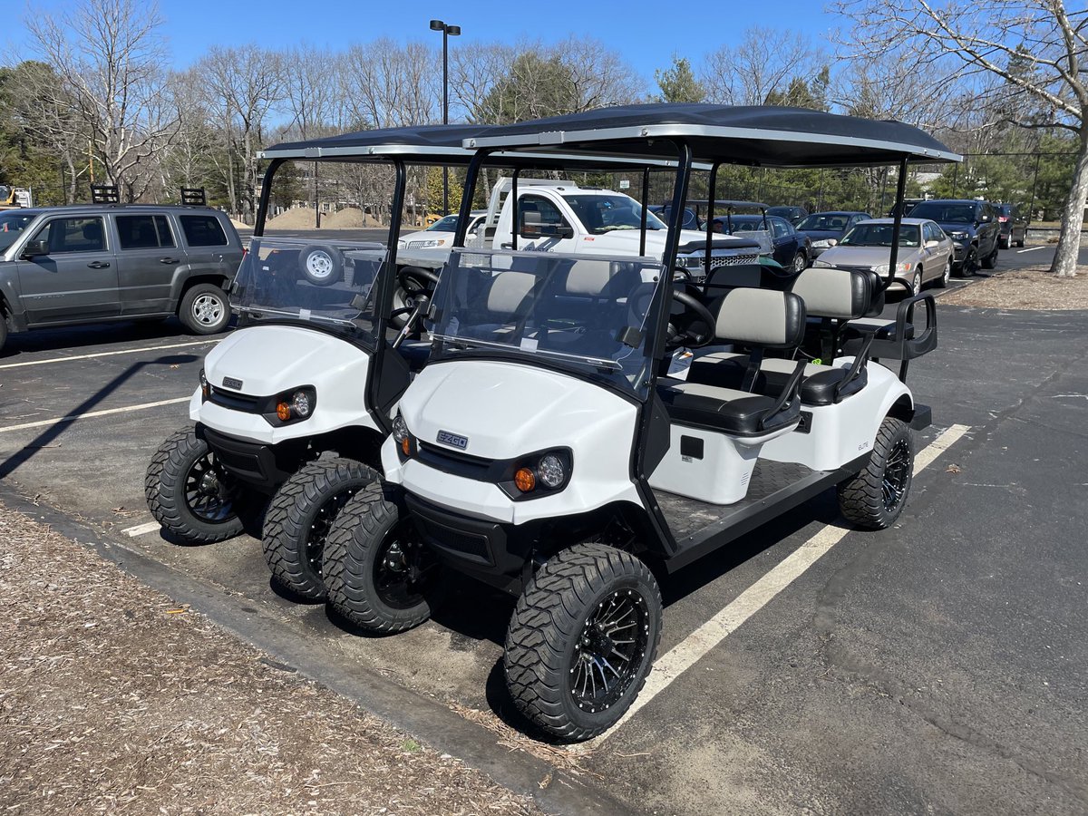 andrewingham17's tweet photo. Two pristine  ⁦@EZGOvehicles⁩ Elite Shuttle cars just delivered at Dedham Country &amp; Polo Club. ⁦@fivestargolfcar⁩, myself, and ⁦@TBRsell⁩ are thankful for the continued partnership with the club. We are grateful for @GMDCPC⁩ and club management 4 the support https://t.co/vrBzHODony