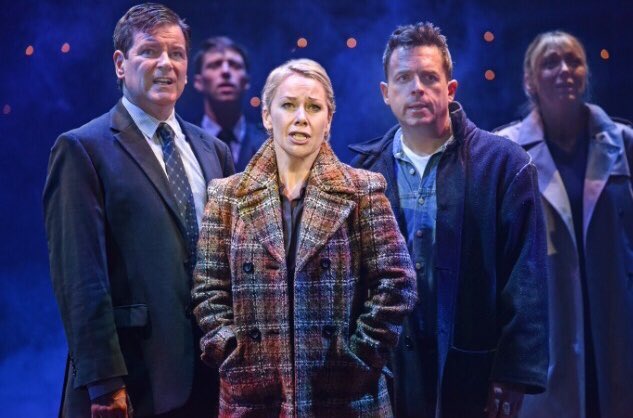 SamanthaAlex80's tweet photo. Happy #WorldTheatreDay everyone!! Theatre is so important to me, I’ve had great joy from watching and performing in shows. Fingers crossed theatre comes back in 2021!! Here’s my #stagefave @LinziHateley being excellent in Blood Brothers and me clowning around (geddit?) in Barnum! https://t.co/53COdVkOE2