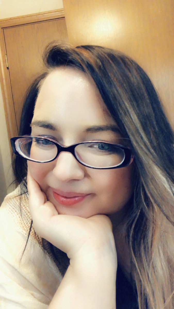 CimmarianG's tweet photo. Dyed my hair dark again. Though it did wash out the pink I managed to get to stay. Sigh. I cannot win.  I do like it though. Link in bio. #haircolor #hairdye #hairtrends #hairdiy #streamer #twitch #twitchstreamer #twitchgamer #twitchaffiliate #almost #twitchtv https://t.co/LQNkGKjimq