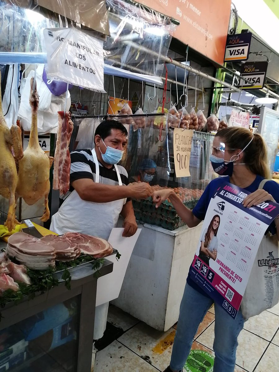 adrianatudelag's tweet photo. Hoy estuvimos en San Martín de Porres y Los Olivos recorriendo Plaza Lima Norte y los mercados de Palao, el Trébol y COVIDA. Muchísimas gracias a los voluntarios que me acompañaron hoy, gracias a ustedes estamos cada vez más cerca a la meta! 💙🚈💪🏼 #VolvamosACreer https://t.co/1Csby6z71A