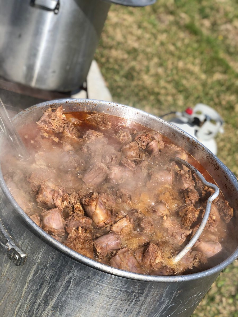 Bawse_Brown's tweet photo. Heads or tails? Either way, we have you covered.๐คค ๐ฆ #LA2TX #Crawfish #SoakednotSauced Follow our business page @shake_n_bake_catering https://t.co/TuQGPxzuHk