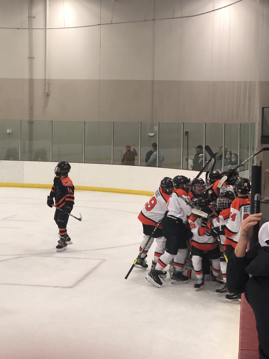 YouthHockeyHub's tweet photo. PWB State Semi Final

Farmington wins it 4 mins into the 2nd OT on a rebound goal! Great game WBL keep your heads up, you played a good game!

Farmington/ Edina for the Championship tomorrow at 2:00. https://t.co/BdSEBpJ7Pu