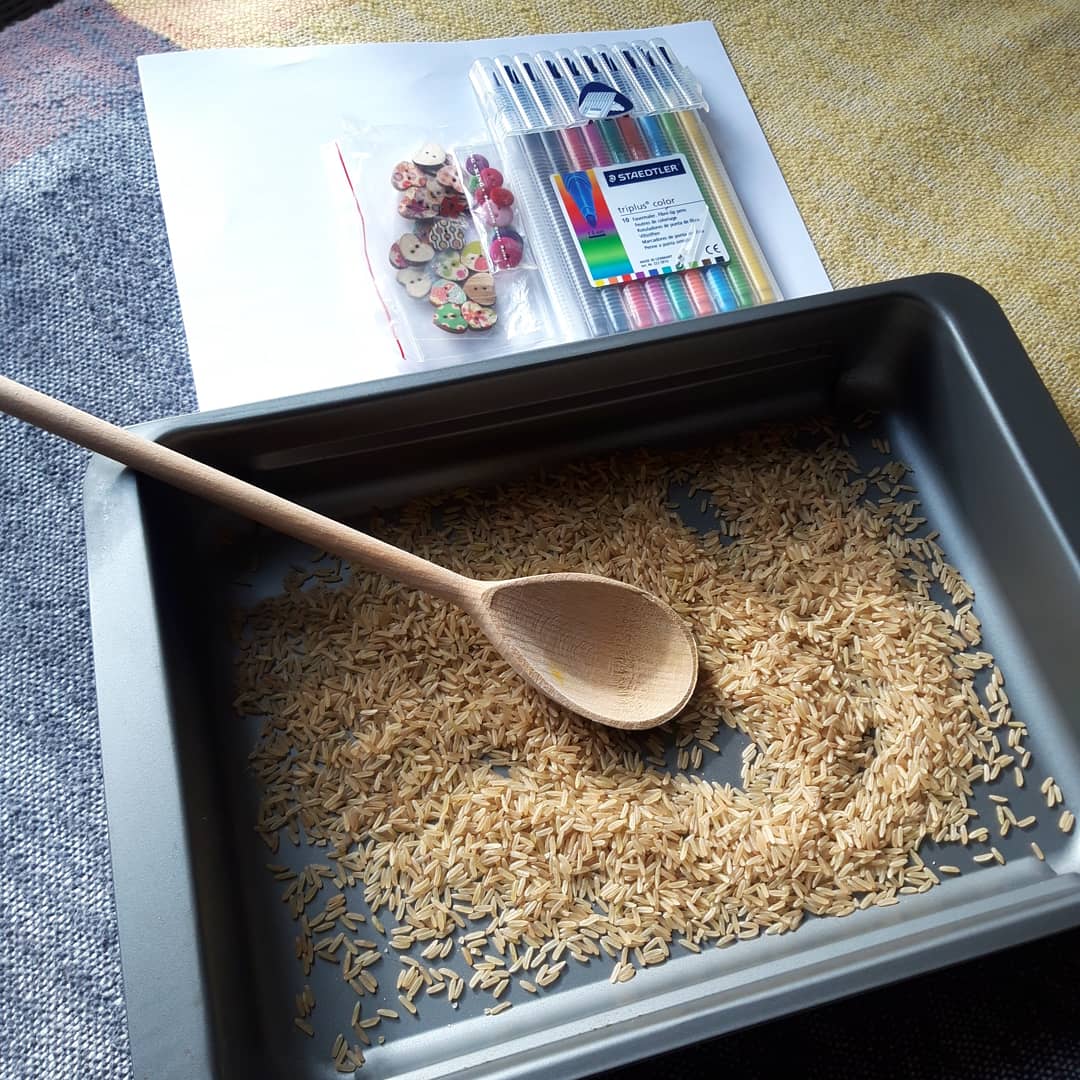 Cazzy921's tweet image. Great introduction to Play Therapy course today ❤👫 Really enjoyed learning some new skills &amp;amp; getting creative with my crafts &amp;amp; sensory tray! 🎨 #playtherapy #weekendcourse #learning #skills