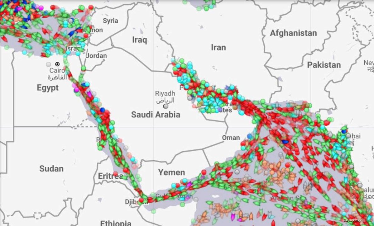 Econ_Ksu's tweet photo. ازمة "إيفر غيفن" في قناة السويس 
أكثر من 300 سفينة تنتظر دورها و الخسائر بالمليارات!! 🚢 💸 https://t.co/pi2L1bKNS6