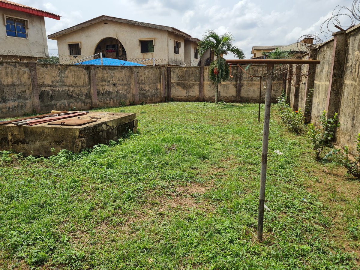 mborealty's tweet photo. 5 Bedroom fully detached house on a land size of 1680sqms for sale in good location in Ikorodu. 

#Detachedhouse #Newlisting #House #Purchase #Forsale #Lagoshousing #Garden https://t.co/eOv76sSYYH