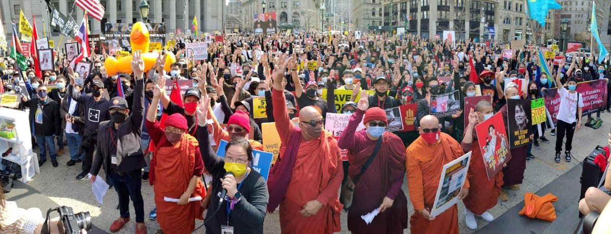 03/27/21: In New York City Brooklyn Bridge peaceful Protest for myanmar .
#WhatsHappeningInMyanmar