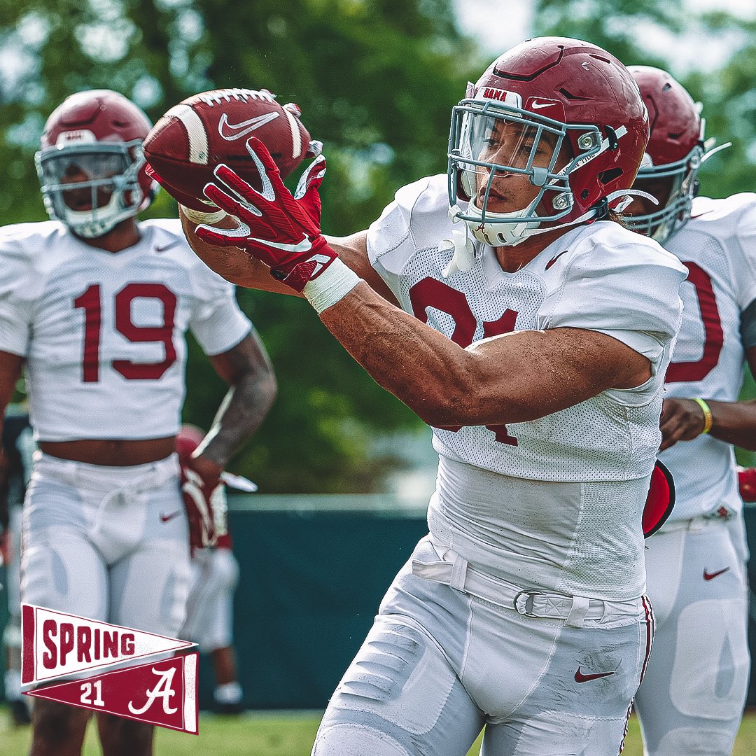 AlabamaFTBL's tweet photo. Work Day. 💪

#BamaFactor #RollTide https://t.co/gd6FdZC0co
