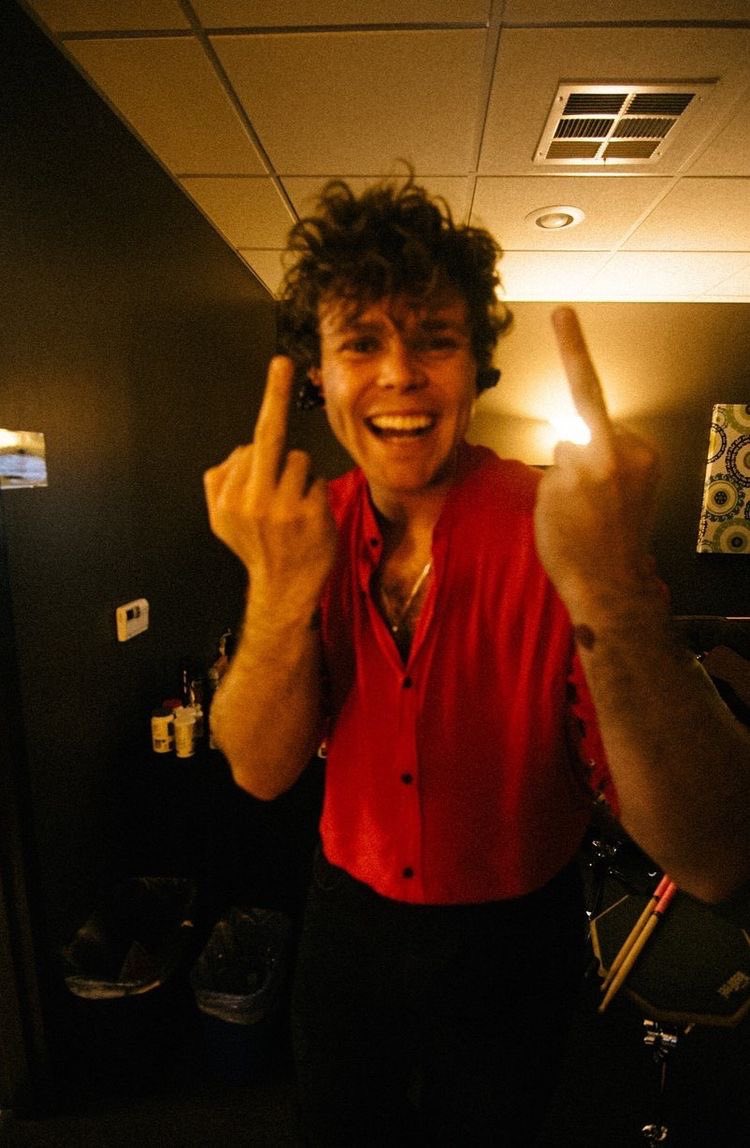 carrinelftv's tweet photo. to everyone hating on 5sos on the anniversary of their album https://t.co/G8HxSC0IlE