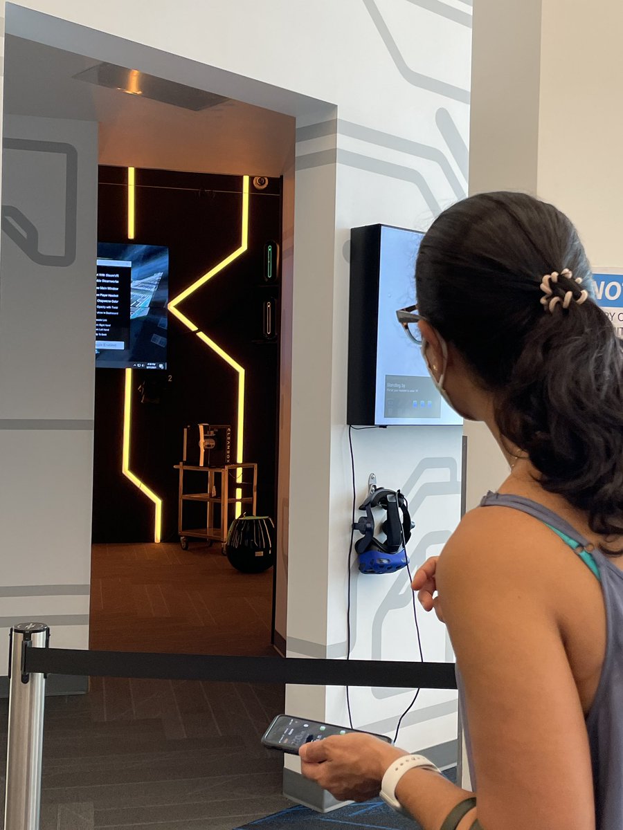 AndreaEfres's tweet photo. exploring the new Cybranium library in Homestead Florida! #RoboticsRule https://t.co/0IW1j5zMfR
