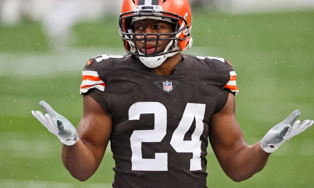Hottest_TakePod's tweet photo. The #Browns will eventually have to decide if they want to extend star Running Back Nick Chubb. 🌟

In 3 #NFL seasons, Chubb is averaging 5.2 YPC, 1185 Yards, and 9.3 TDs. 🥵

The market for an elite RB is around 14-15 million per year.💸

Do you want the Browns to extend Chubb? https://t.co/hmsIe1o84L