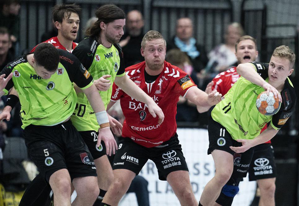 asj3011's tweet photo. @FODBOLDBROK Vejle, Skive eller bare any given fucking håndboldhold ever. Middelmådighed hallelujah https://t.co/UCHKDGDY1F