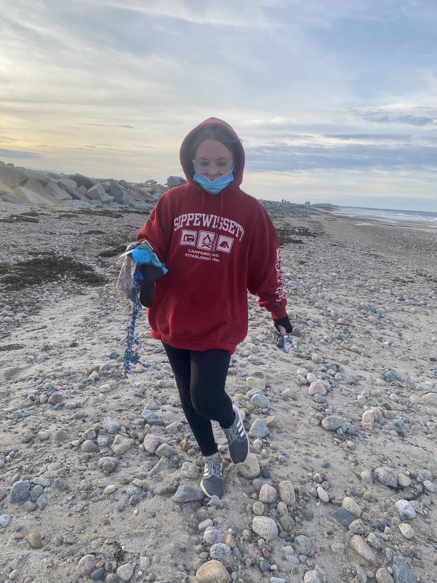 swittgeezil's tweet photo. Nice walk and a little clean up at the beach today! https://t.co/uRbMsGnfcS