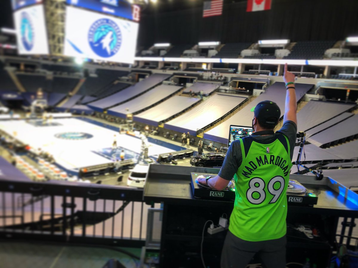 DJMadMardigan's tweet photo. It’s Statement Saturday tonight here at the @Timberwolves game, so I’m rockin that green green. 

You know what time it is!!! LETS. GO. WOLVES!!! 

#RaisedByWolves #GenNOWdjs https://t.co/wCAtYbhKI9