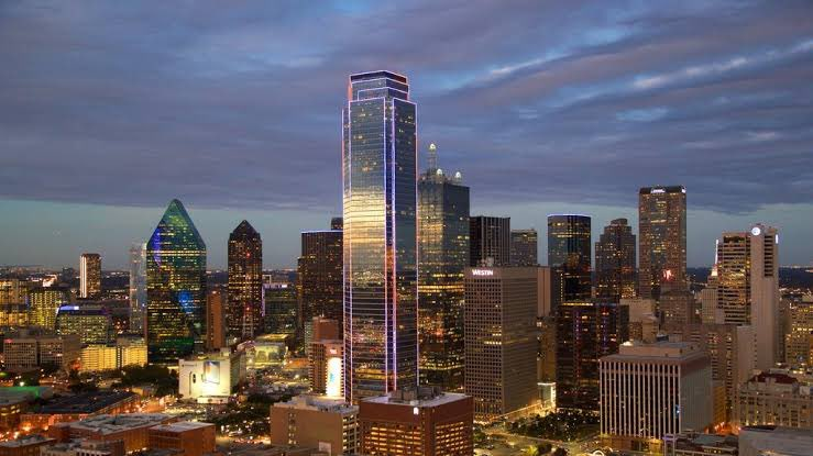 BryantBxtch's tweet photo. This is how Texas is / This is how I imagine Texas is https://t.co/HXyk9CDJBk