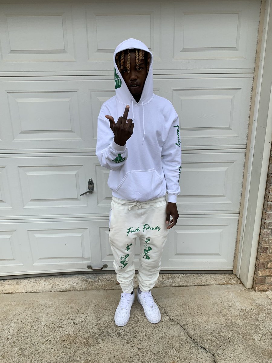 NixkDaSavage's tweet photo. Quick To Say Fuck You Off The Rip , I put that shit on ion need no tips🩸✅ https://t.co/jcwmi1rVSz
