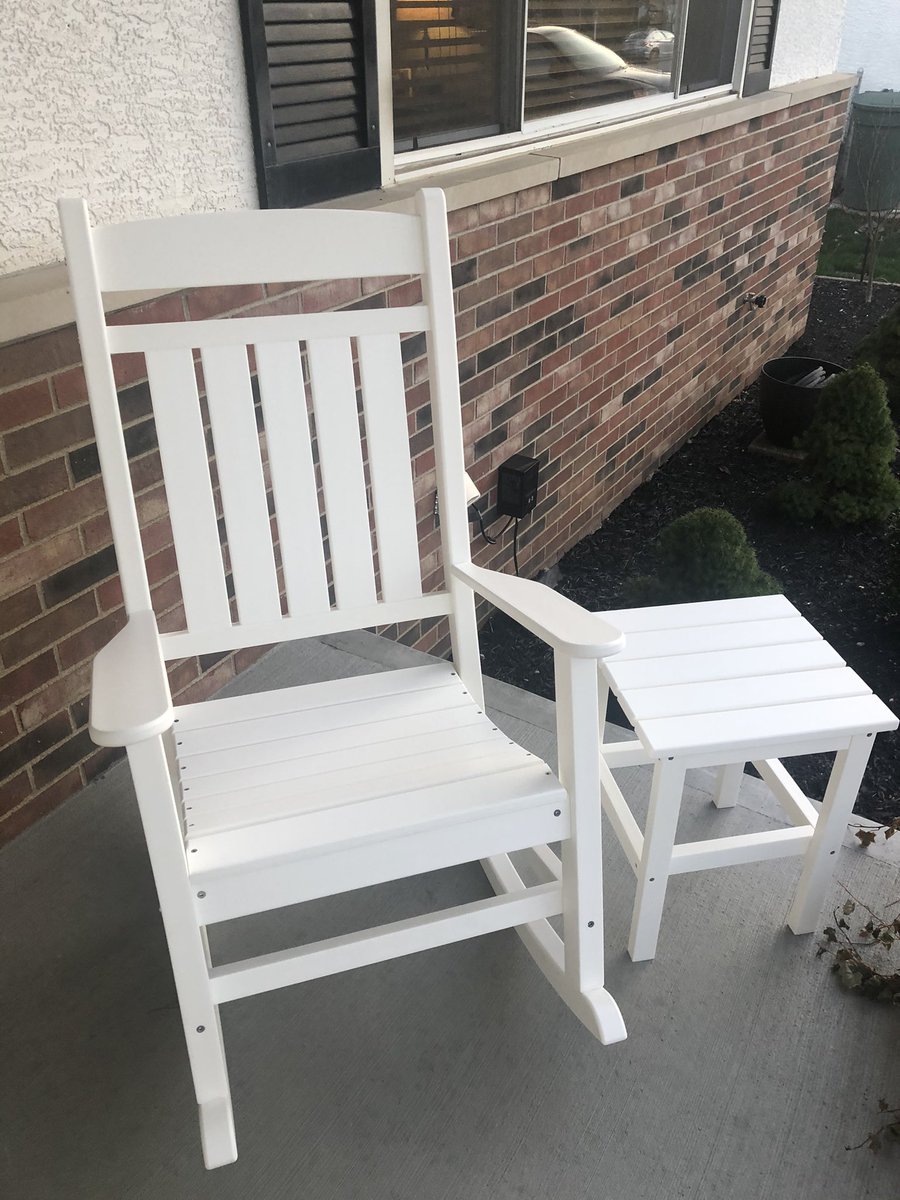 MarketingMaggs's tweet photo. Finally put this chair together. Happy spring ☀️ https://t.co/98ILP6SFdy