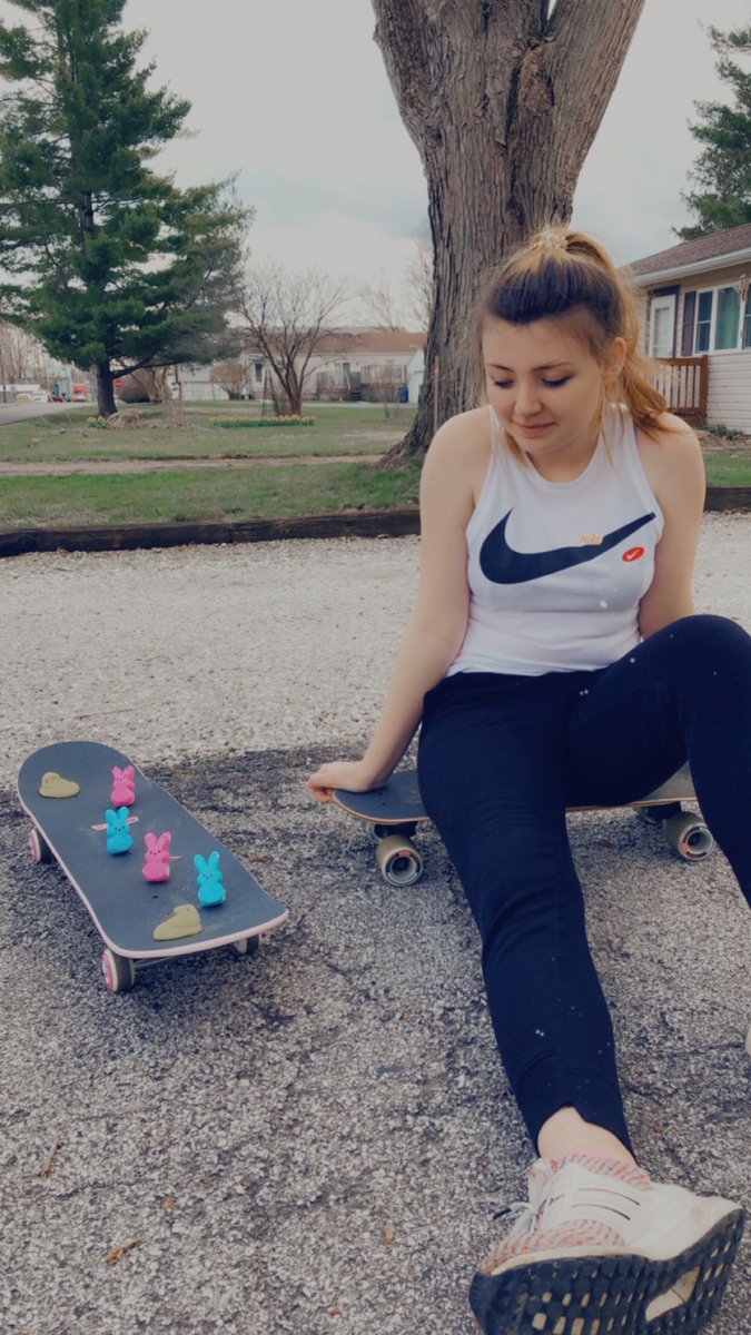 nichole_wild's tweet photo. @pepsi Happy Spring!! 🐣 
My daughter enjoying Peeps on the Skateboard 😎 #HangingWithMyPeeps #PepsiSweepstakes https://t.co/F9slgru90W