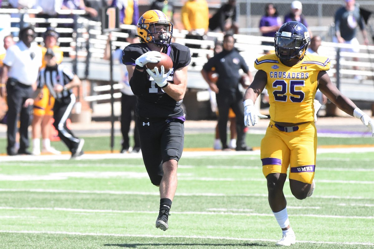 jhofeditz's tweet photo. Pictures of the play ruled an incomplete pass:
#1: Control of ball and left foot coming down
#2: (blurry) Shows right foot down
#3: Control after hit
#4: Possession of the ball as elbow hits the turf

Do what you want with that info...
#SaddleUp #HSUfb #ASCfb #d3fb https://t.co/2xAfDDIkZF