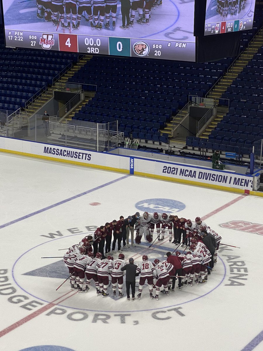 UMassADBamford's tweet photo. How about those Minutemen! 🗣 
#FlagshiptoFrozenFour 🚩 https://t.co/HWUXOvNuyS