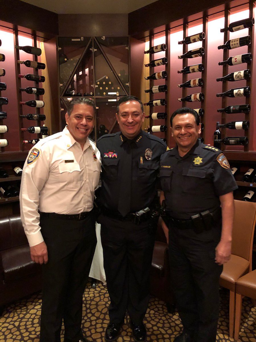SheriffEd_HCSO's tweet image. Good times! @FireChiefofHFD and I catching up with our friend and partner Chief @ArtAcevedo before his departure. Distance will not diminish the strong friendship and bonds that have been created.