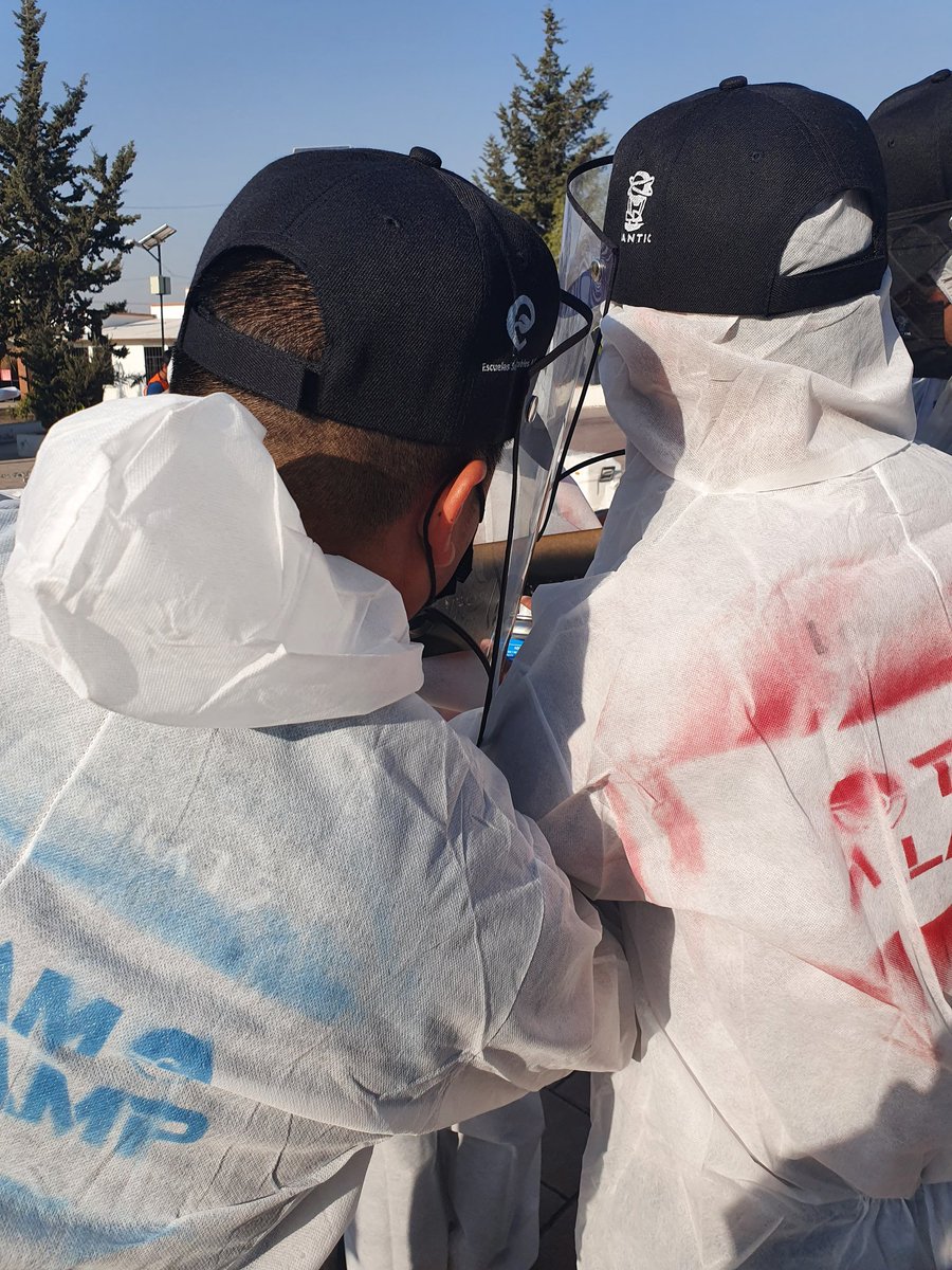 OtumbaTeam's tweet photo. Para la identificacion de los equipos se pintaron en la parte de atrás con pintura @AlanMB @NianticLabs @EscuelasSustent @GoEquipo #voluntariado #rehabilitacion #recuperacion #Vecinos #amigos #PokemonGo #losmejores https://t.co/OTI2zDEXfs