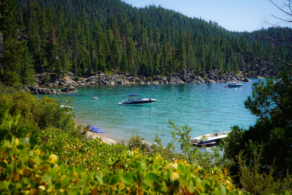 Saferoad_Ins's tweet image. Bring your boat to #LakeTahoe to visit the beaches, go cruising, and play watersports! #Boating #California
