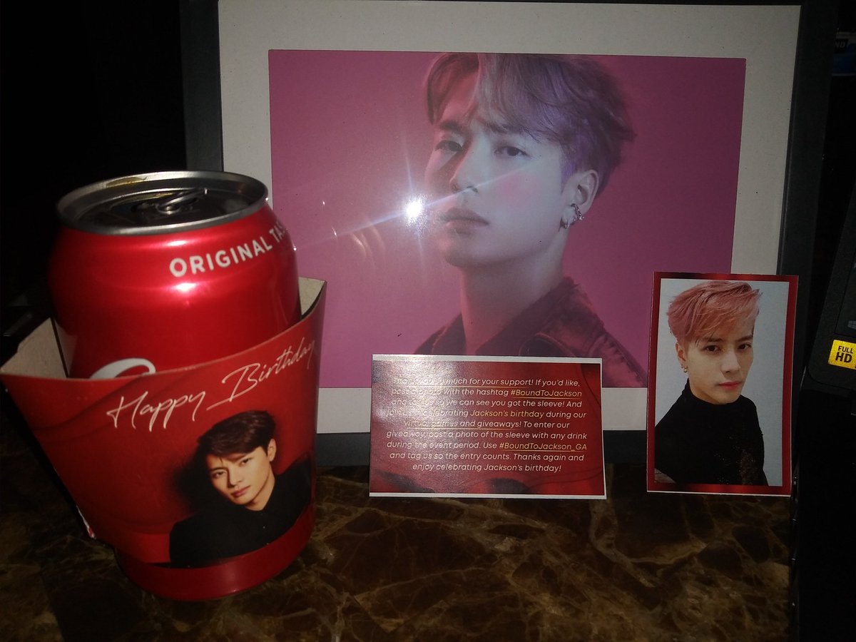 my_calicopjm's tweet photo. Just arrived in time to celebrate Jackson's birthday!! Thank you so much @GOT7inOAK for always holding these events for GOT7 and allowing us all to celebrate the boys birthdays alongside so many wonderful Ahgases! 💚♥️
#HappyBirthdayJacksonWang
#BoundToJackson
@JacksonWang852 https://t.co/43IBjHLPbp