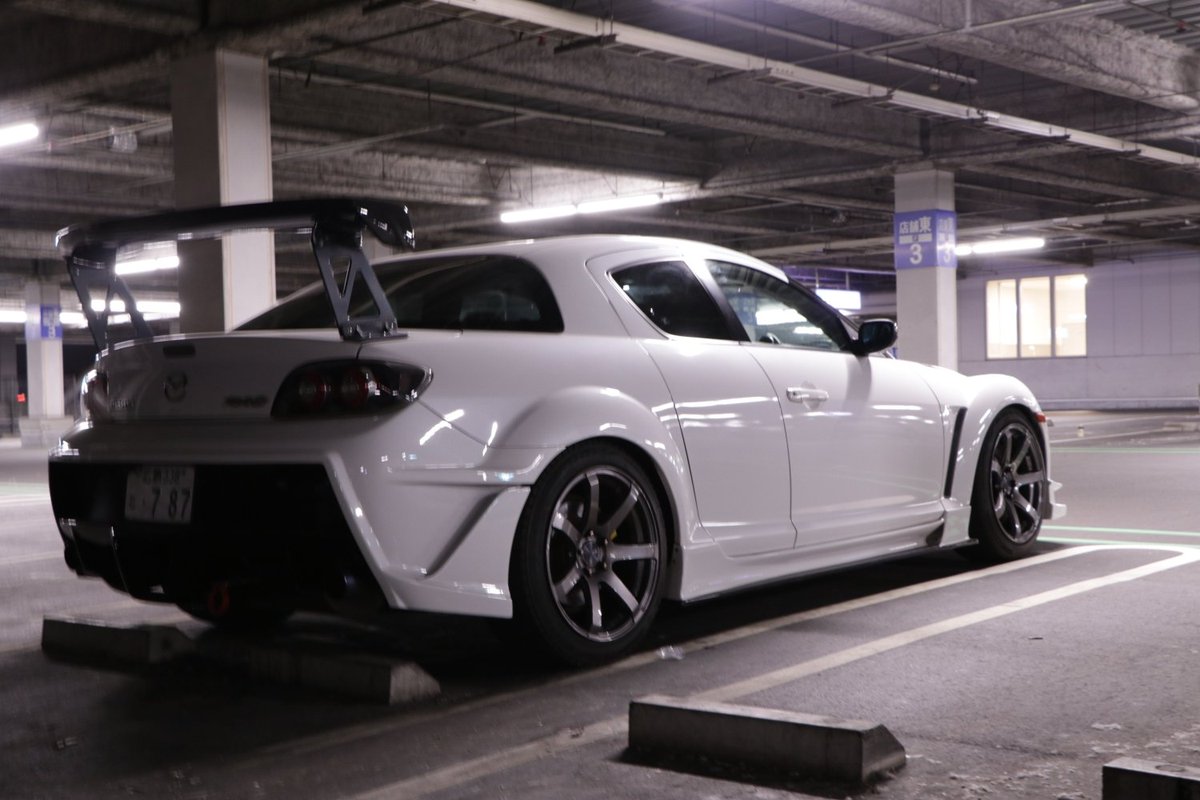 SyatsuTe's tweet photo. フルエアロが完成したので記念にツイート
Frバンパー:RE雨宮 Befor AD ｴｲﾄ FACER D1 FOG
サイド:LEG クラブスポーツ サイドステップ Ver.2
Rrバンパー:R magic MC前 リアバンパー(色分け塗装)
ボンネット:RE雨宮 AD-HOOD D1 BONNET CARBON
ウイング:OdulaカーボンGTウイング(ハイマウントステー) https://t.co/HV0Xyp96mc