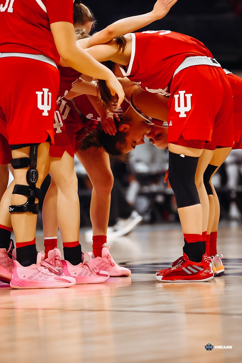 HOO HOO HOO HOOSIERS!!

Elite 8 for the first time in program history!! ⚪️🔴

#ncaaW x <a href="/IndianaWBB/">Indiana Women’s Basketball</a>