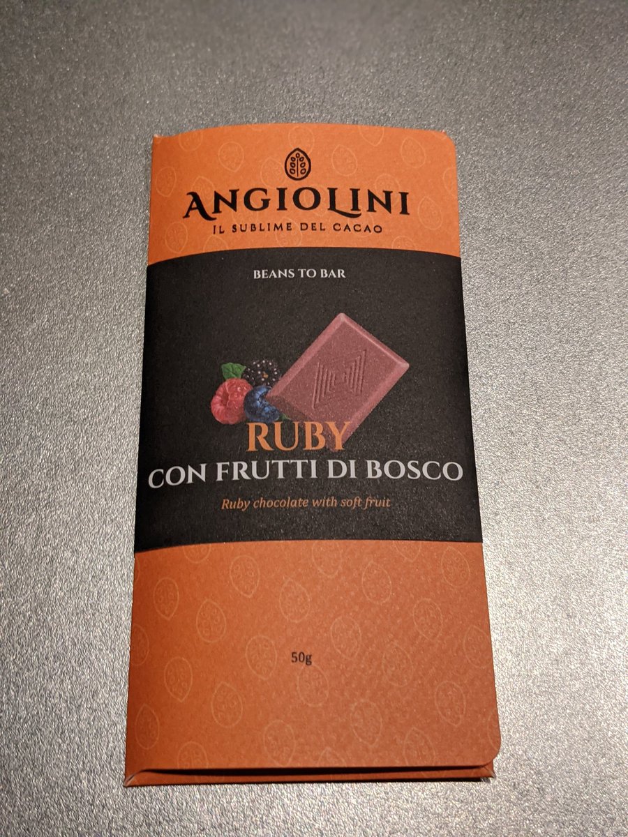 SingleOrigin0's tweet photo. 朝からチョコレートキメてみる
めっちゃ美味いんだけど、ホワイトチョコだからカカオを感じ難い
次はブラックチョコ入手だなぁ https://t.co/1m9vfM0wq0