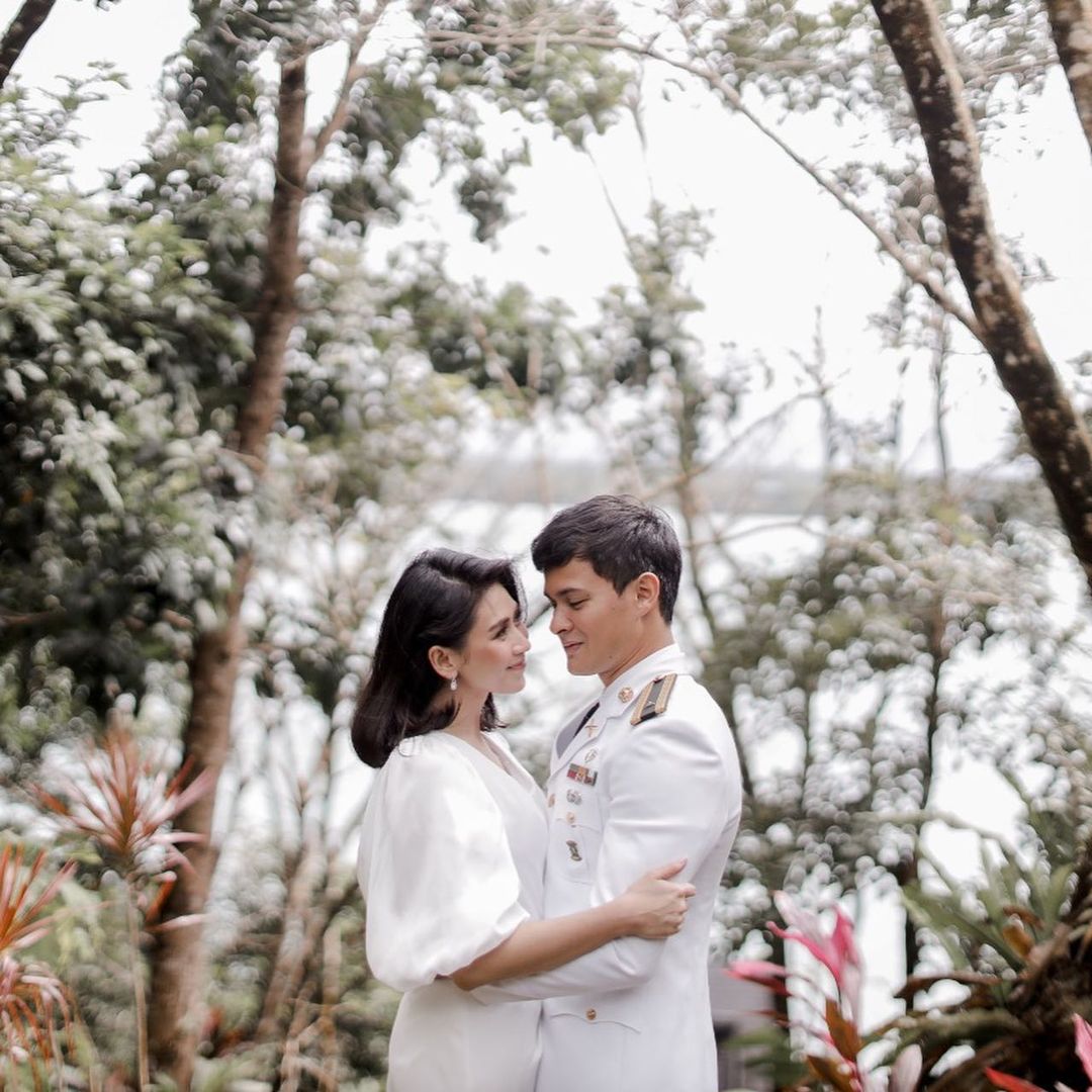 kowalerts's tweet photo. LOOK: Matteo Guidicelli and Sarah Geronimo photoshoot after The Wedding ❤️ #AshMatt https://t.co/5w4jKhbTHW