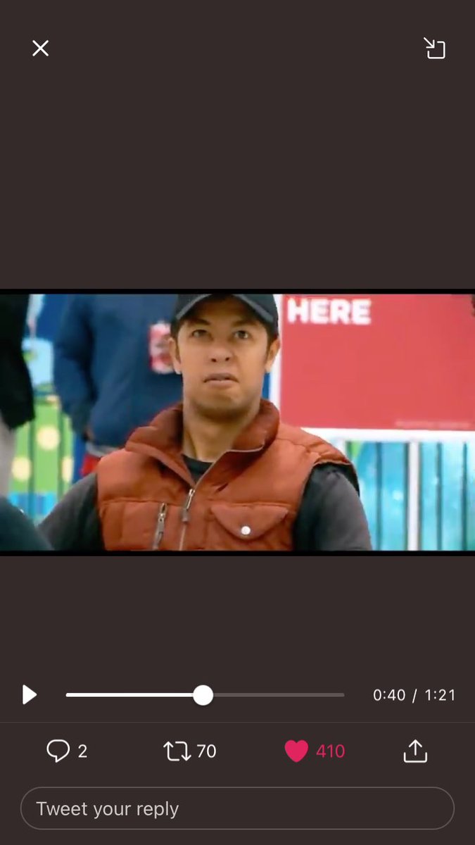 This mans reaction is not real hahahah