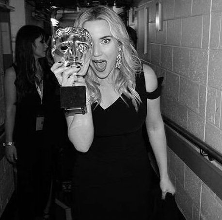 katewinsletpics's tweet photo. https://t.co/XdKSxx9CB1