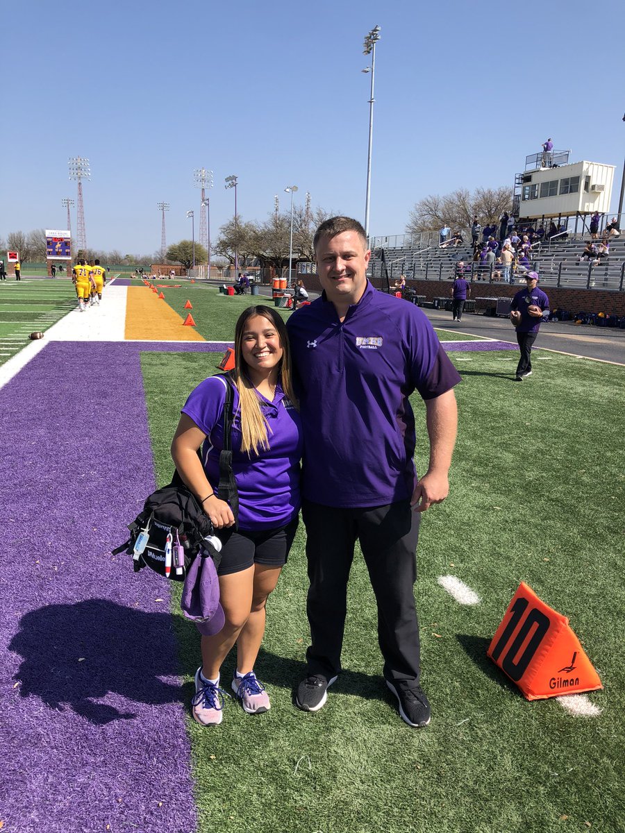 _elenaaaaaaaaa's tweet photo. BIG Shoutout to these guys! @Drod003 thank you for being an amazing mentor these past 3 years! @Coach_LHarmon thank you for all my memories! Thank you Coach Smith for all those laughs and kicks in practice! Thank you @Coach_Brace for sticking with me as your AT for 3 years. #CRUU https://t.co/ZiVmJGsG8e