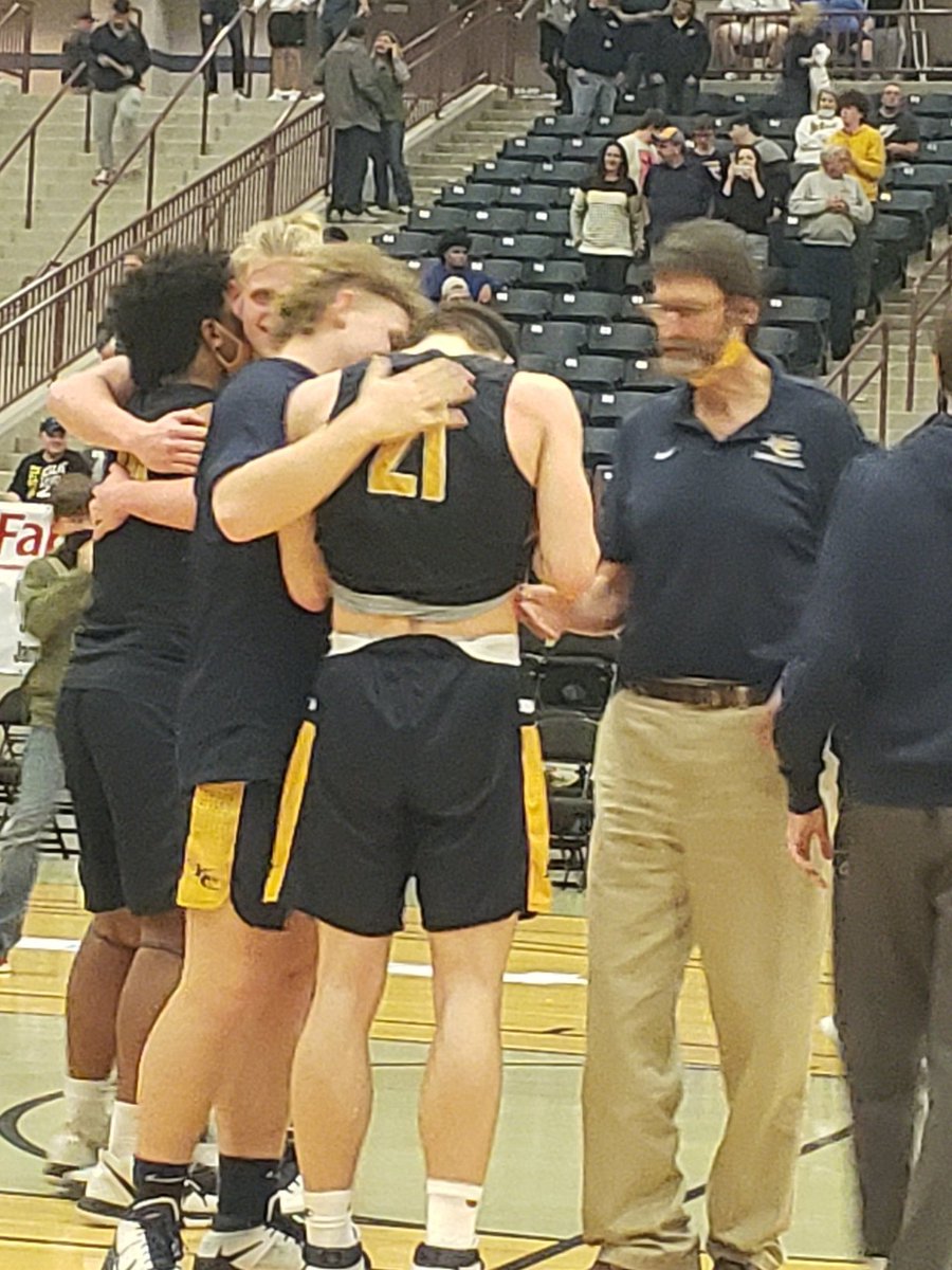 ryanlemond's tweet photo. Isaac Mills the cousin of @CameronMillz overcome with emotion after Knox Central beats North Laurel for 13th region championship https://t.co/vzAlfNNKMk
