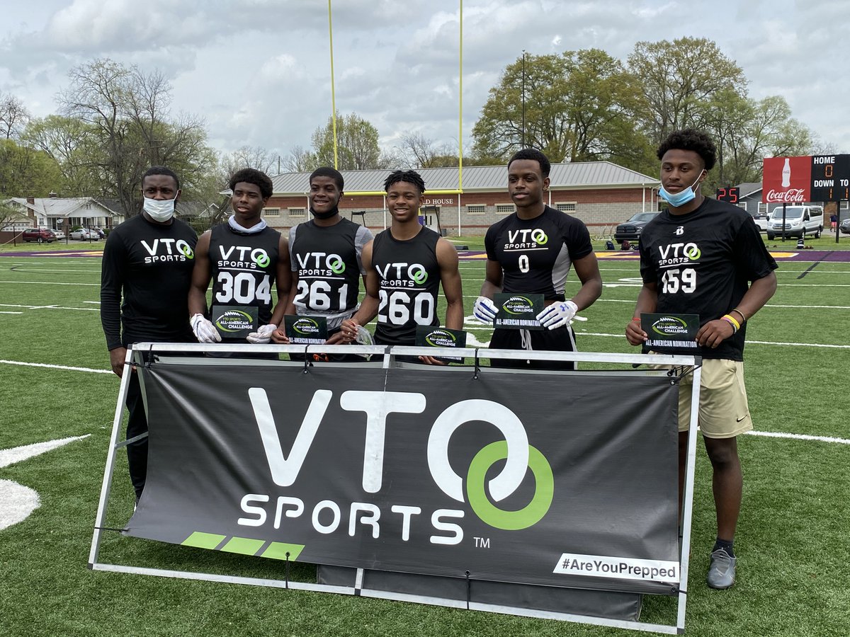 Jeff_XOS's tweet photo. Defensive Back's Top 5 today at the @VTOSPORTS Birmingham Camp. (L/R) @BarnettKameron - @jacobfinley0 - @Jamal1Mayers (MVP) - @rj_brac1 - @_23island_ https://t.co/74ybRmPE2q