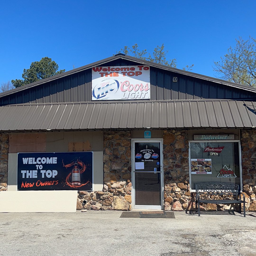 liquor_top's tweet photo. Come see us at @liquor_top in Harrisburg for all your adult beverages and the cheapest beer in the area! #Arkansas #nea #poinsett #cheapbeer #lakepoinsett @shanward214 https://t.co/jZVsud73hT