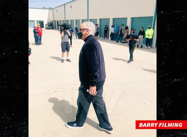It's going to take more than serious injuries from a motorcycle crash to keep Barry Weiss away from the auction block ... he's back for the new season of "Storage Wars." #StorageWars #BarryWeiss #TheAuctionKing