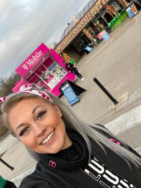 We're zooper excited to have  @TMobileTruckLOU at @LouisvilleZoo tonight for Wild Lights presented by @TMobile. #STRMarketing #TMobilegoeslocal 
@DianeOddo @Leenasays @CleveJaye @MetroCharm22 @MagentaAshley1 @lbbsquared