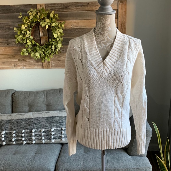 MaisonMikeva's tweet photo. So good I had to share! Check out all the items I'm loving on @Poshmarkapp #poshmark #fashion #style #shopmycloset #dianevonfurstenberg #handmade #dena: https://t.co/Dny394itTu https://t.co/ObJczsbWva