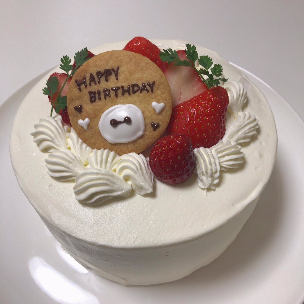 Kan 彼氏の誕生日なので ホールケーキ作りました 中に苺をたくさん ベイマックスも添えて 笑 ホールケーキ バースデーケーキ お菓子作り お菓子作り好きな人と繋がりたい T Co Pxhvqt778i Twitter