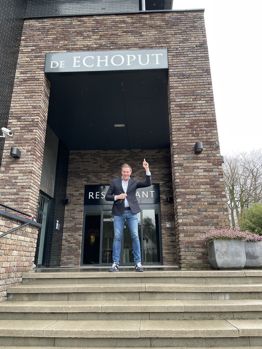 Trainingen in Woerden-Heemskerk-Haarlem-Drachten-Sint Oedenrode-Rijpwetering-Rijswijk-Honselersdijk-Hoog Soeren-Schoonhoven-Hillegom en Rotterdam! We houden de teams gemotiveerd en stomen ze klaar voor HET moment “we houden ons natuurlijk aan de richtlijnen tijdens de trainingen”