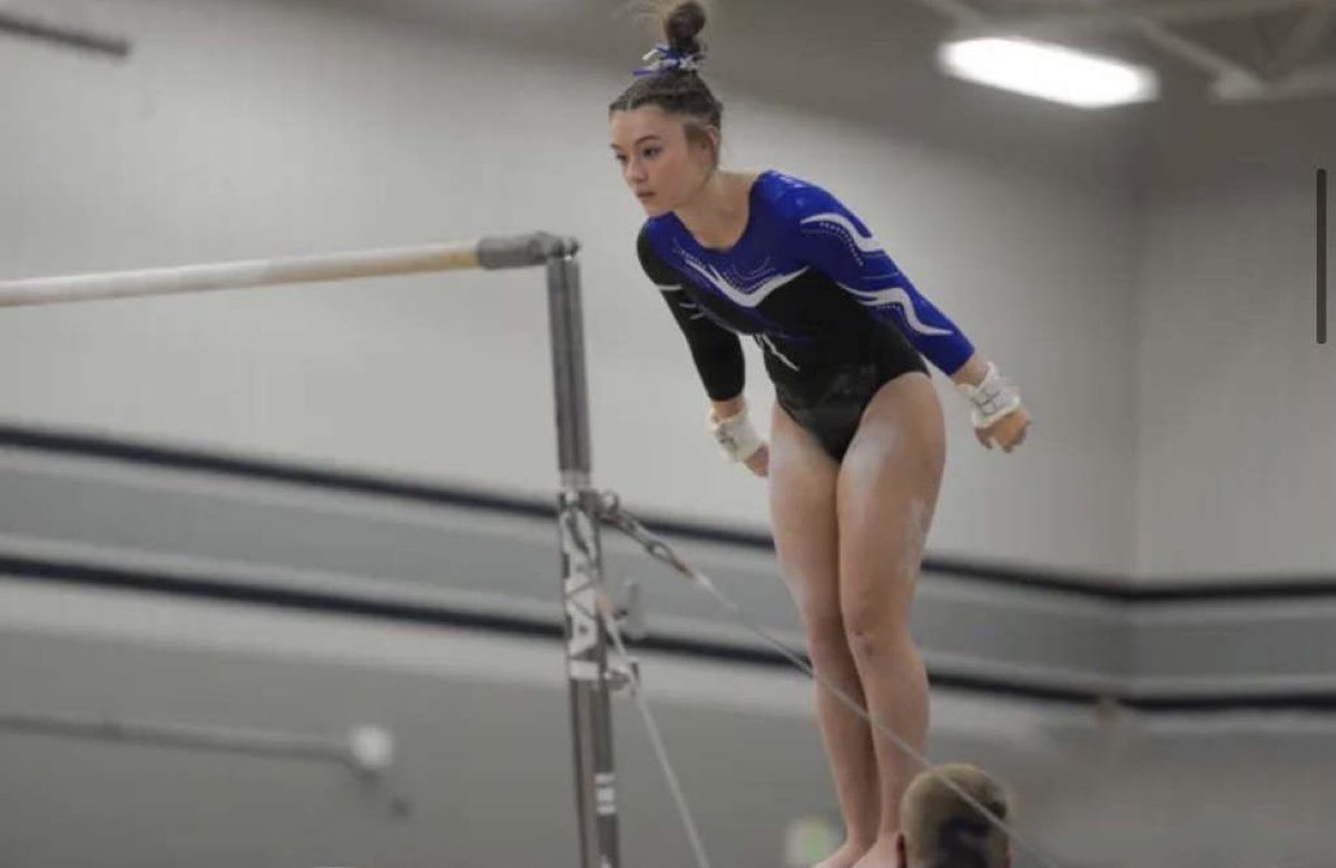 _SHSgymnastics's tweet photo. Another congratulations to our two individuals who went to state !! Senior Marley Michaud dominated the meet with a win on vault, bars, and all around along with a third place finish on floor !! Senior Carly Yang finished off her meet with a 2nd place finish on bars⚔️⚔️ https://t.co/rbullcPWJI