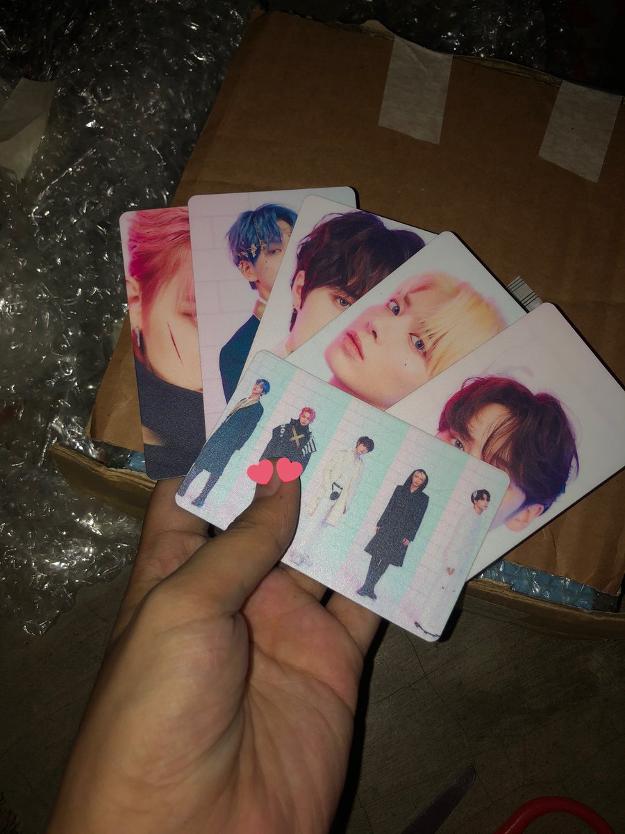 enomnij's tweet photo. Received na po yung txt tdc: star album, sobrang secured nung item may damage nga lang sa ob pero in good condition naman yung album🥰 thank you po sa freebies. Borahae!!💜💜 @BlueHourKShop https://t.co/mLNePCJFzB