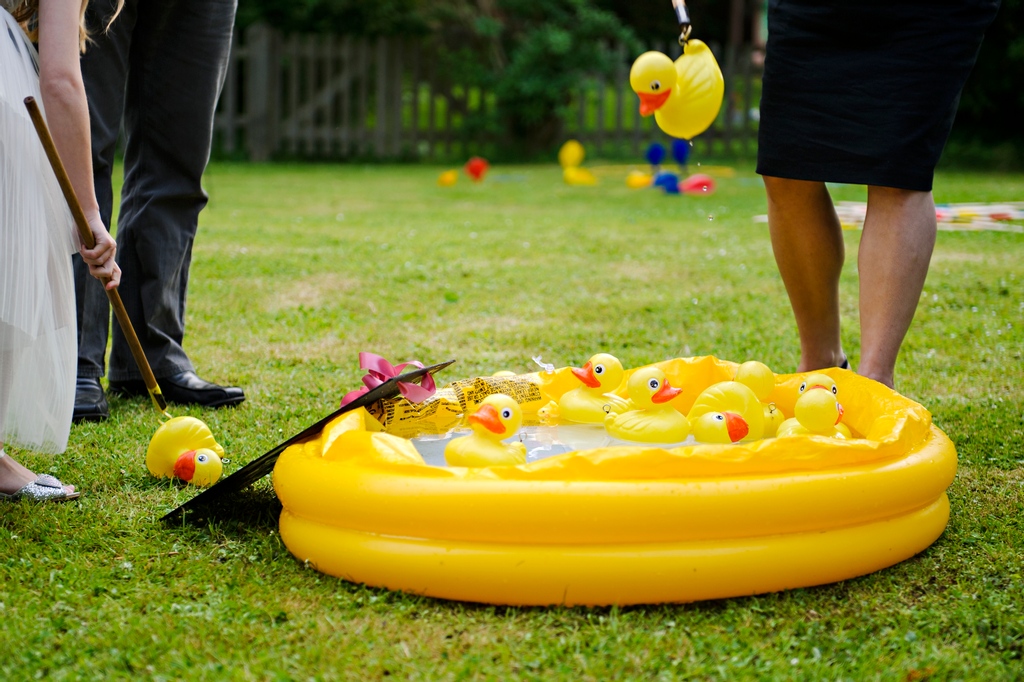🌞 F U N   &amp;   G A M E S 🌞 

Will there be little ones at your wedding? We can recommend some fabulous party games to keep them - and even the bigger kids! - entertained when the sun is shining 😜 

📸 <a href="/RHPWedding/">Ross Holkham</a> 

#barnwedding #countrywedding
