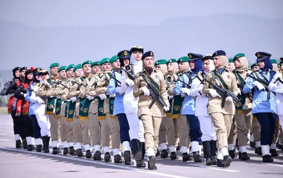 Pak_Army_Great_'s tweet photo. The only acceptable Aurat March.............!🇵🇰
Proud of you♥️♥️
#PakistanDayParade #PakistanArmy 
#WeAreForPakistan https://t.co/9xOVkfxYek
