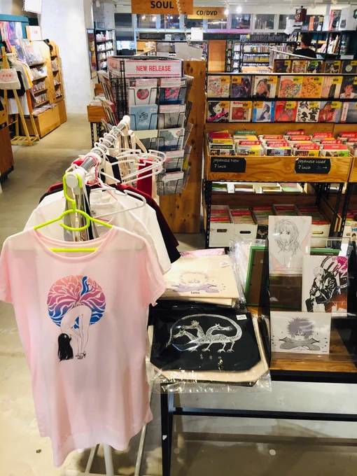 ついに本日最終日!
20時まで!
#HMVキチレコ  #キチレコ
※ポストカード、Tシャツ、缶バッヂはすでに売り切れの商品やサイズもございます
電話でお問い合わせください?

お取り置き、代引きでの通販にも対応いたします
☎︎ 0422-29-1130
https://t.co/1SQXWSHgik 