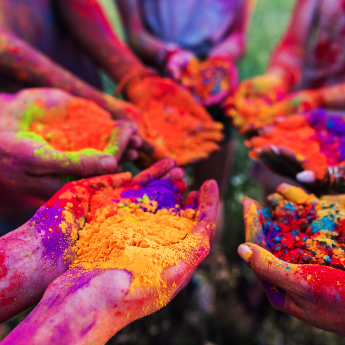 LGNurseries's tweet photo. Holi heralds the arrival of spring after winter 🌷 

It signifies the victory of good over evil and is celebrated as a day of spreading happiness &amp; love.

Happy Holi ❤️

#holifestival #hindu #spring #happiness #love #daynursery 

https://t.co/HgHfAIgYQ4
https://t.co/sPc6ONDG4n https://t.co/KD3BA1FPrl