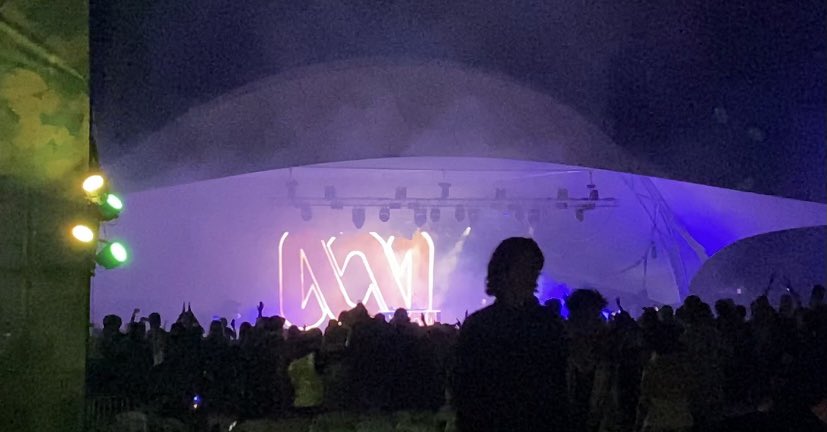 keiraproust's tweet photo. One musician paid tribute to an old @abcnews theme during his DJ set at Canberra’s #winemachine festival last night.
It is very exciting to start seeing more live music and crowds back in Australia, despite some strange COVID rules!!💃🏻😷 https://t.co/Uu1lvr2chY